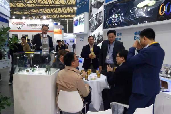 bauma-exhibition-cutomers